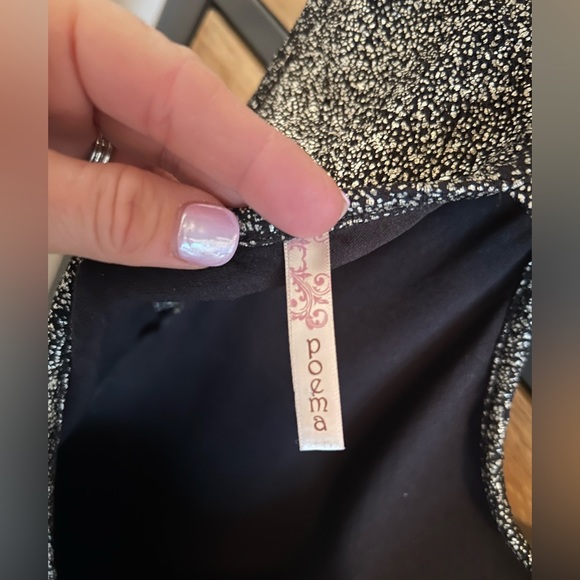 Shimmery Gold/black minidress.  Size Medium - Picture 3 of 5